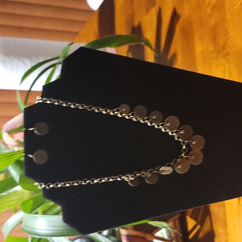 Is copper necklace and matching earring set